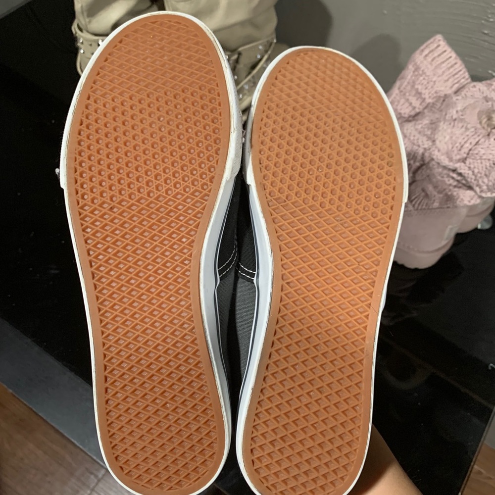 Vans - Picture 3 of 3